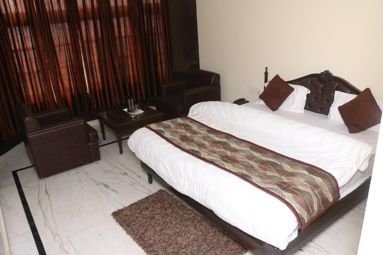 Hotel New Bharat Mussoorie Exteriér fotografie